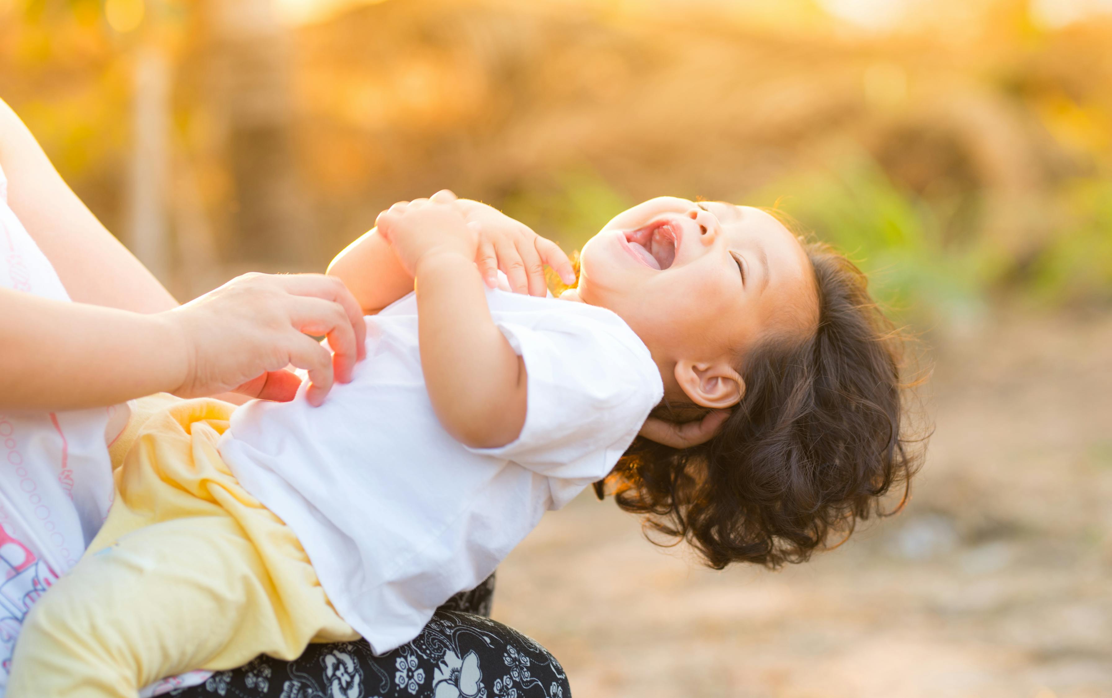 代孕选性别生的女孩很逗比的自我介绍（女试管代生的孩子搞笑自我介绍）