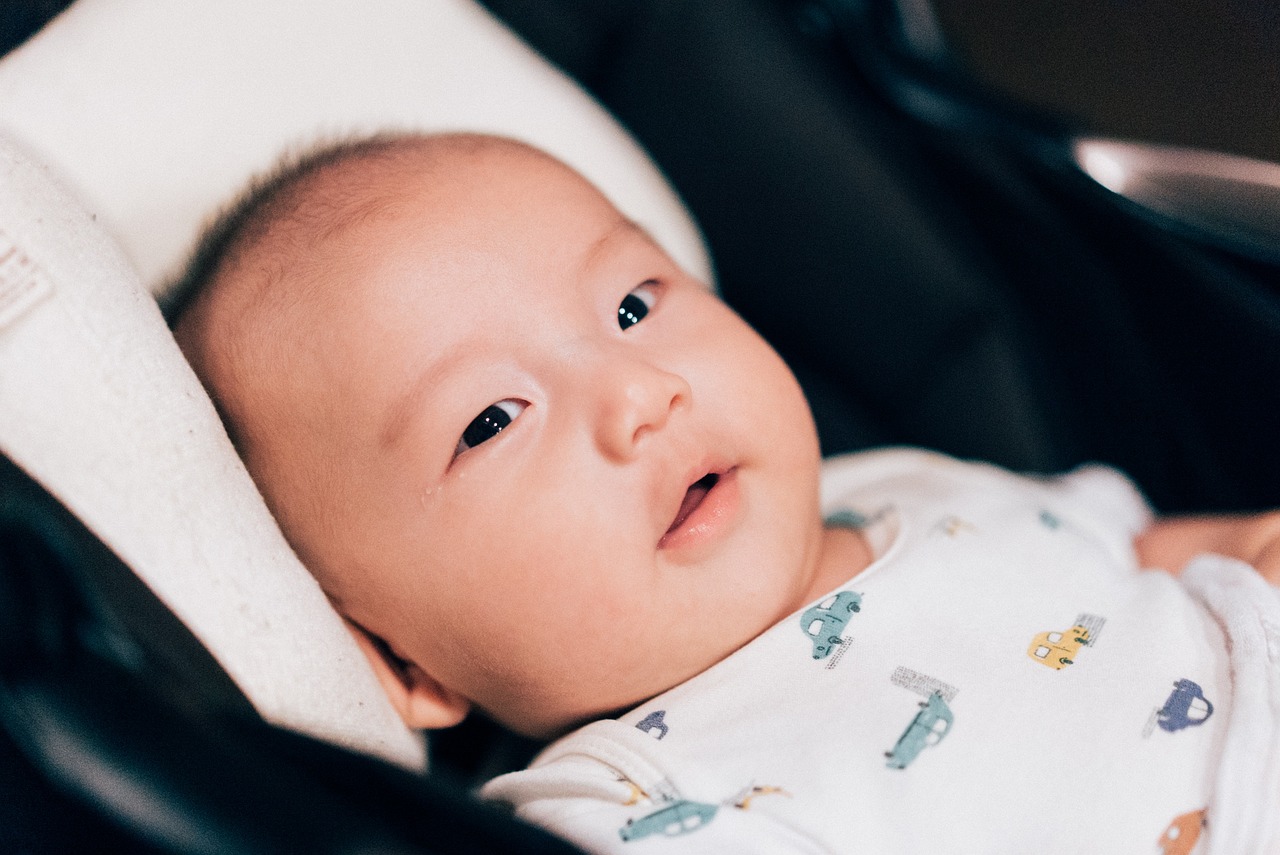 NF宝贝(国际)生殖的婴儿长牙迟是什么原因（孕妈供卵生的宝宝长牙太迟）
